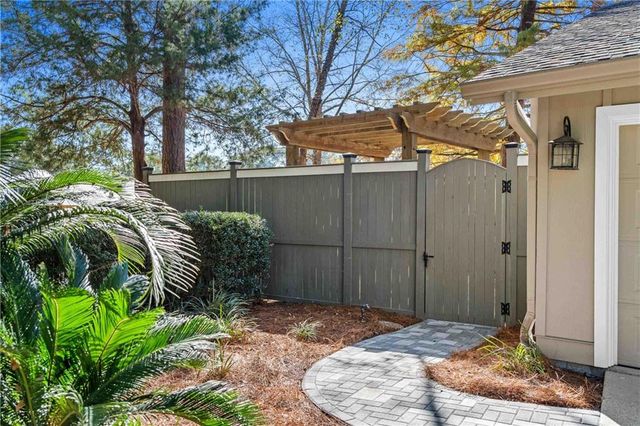 4 Leslie Court, Fairhope, AL 36532