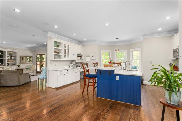 2049 Edgewood Avenue, Burlington, NC 27215