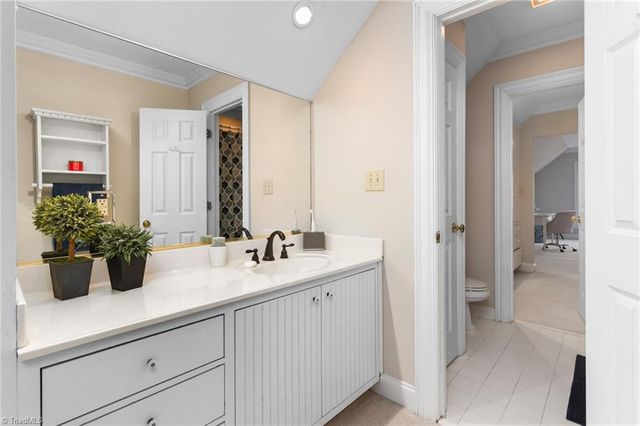 2049 Edgewood Avenue, Burlington, NC 27215