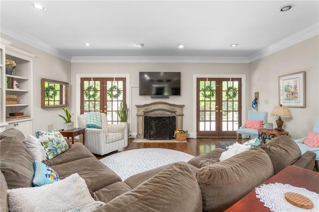 2049 Edgewood Avenue, Burlington, NC 27215