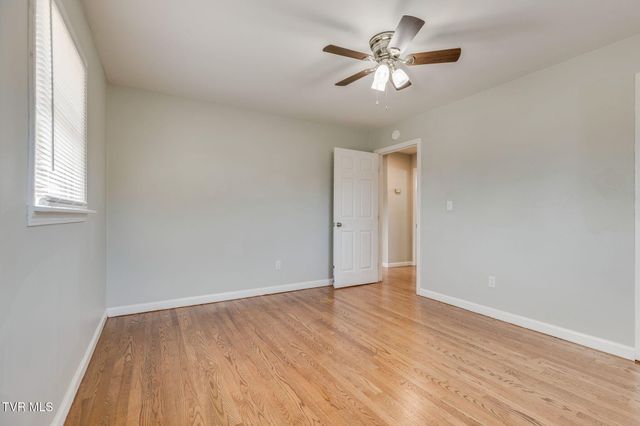 606 Pine Ridge Road, Johnson City, TN 37601
