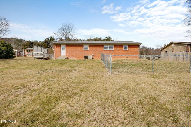 606 Pine Ridge Road, Johnson City, TN 37601