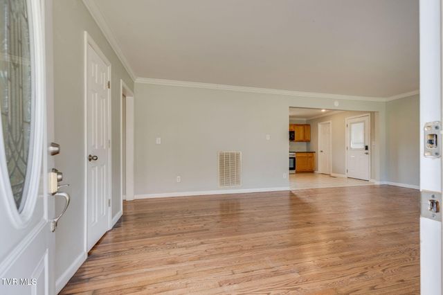 606 Pine Ridge Road, Johnson City, TN 37601