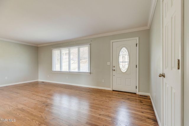 606 Pine Ridge Road, Johnson City, TN 37601