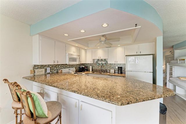 600 MANATEE AVENUE 226, Holmes Beach, FL 34217