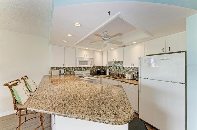 600 MANATEE AVENUE 226, Holmes Beach, FL 34217
