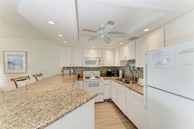 600 MANATEE AVENUE 226, Holmes Beach, FL 34217