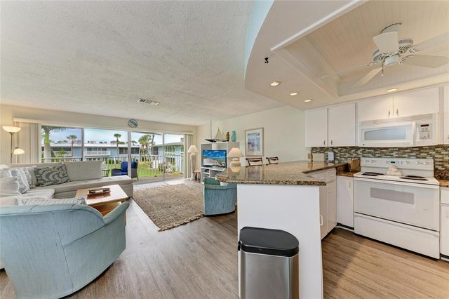 600 MANATEE AVENUE 226, Holmes Beach, FL 34217