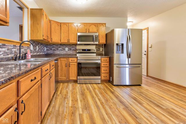 267 Pineview Drive, Mooresville, IN 46158