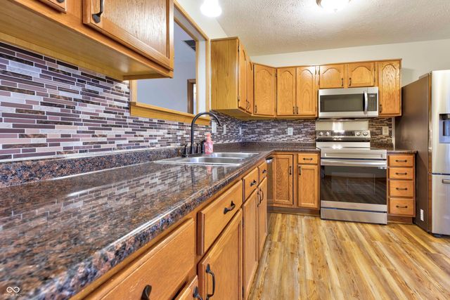 267 Pineview Drive, Mooresville, IN 46158