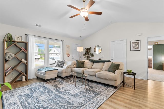 116 Kingston Bluff Dr., Longs, SC 29568