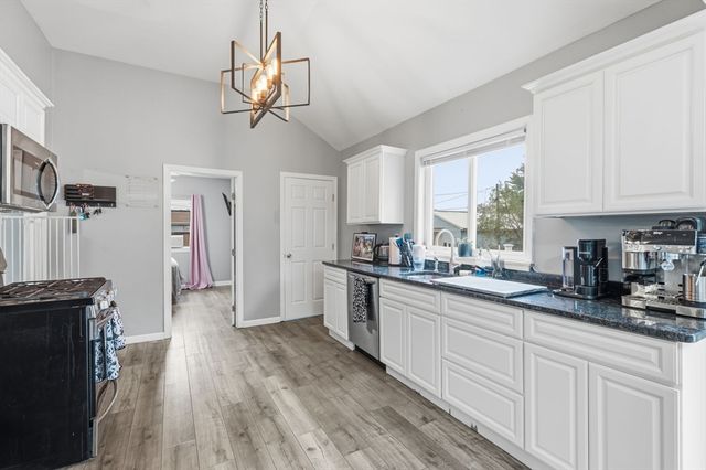 26 Central St, Brookfield, MA 01506