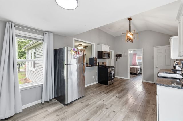 26 Central St, Brookfield, MA 01506