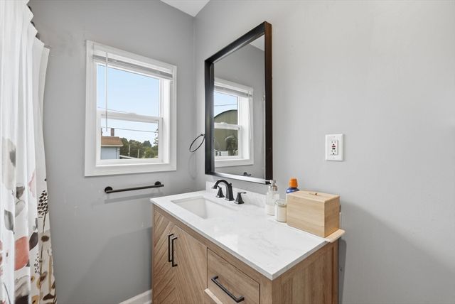 26 Central St, Brookfield, MA 01506