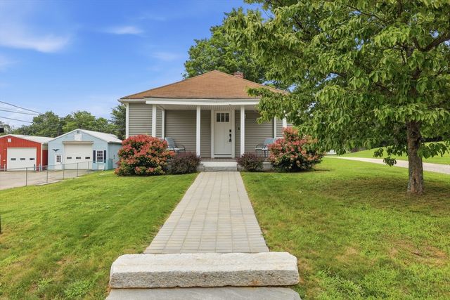 26 Central St, Brookfield, MA 01506