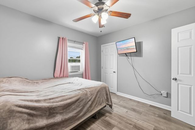 26 Central St, Brookfield, MA 01506