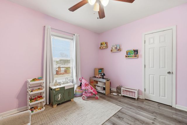 26 Central St, Brookfield, MA 01506