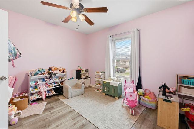 26 Central St, Brookfield, MA 01506