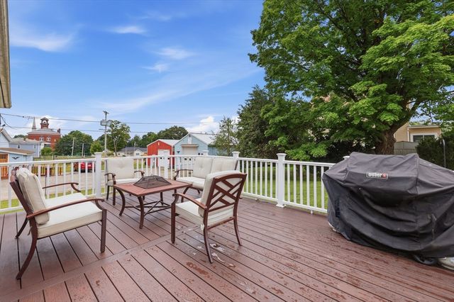 26 Central St, Brookfield, MA 01506