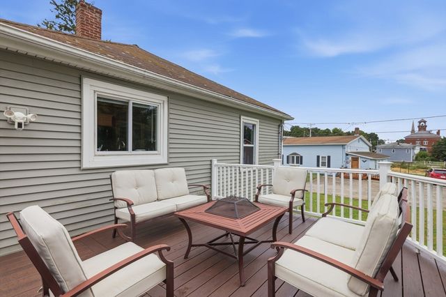 26 Central St, Brookfield, MA 01506