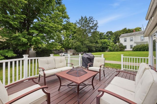 26 Central St, Brookfield, MA 01506
