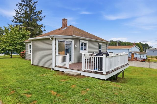 26 Central St, Brookfield, MA 01506