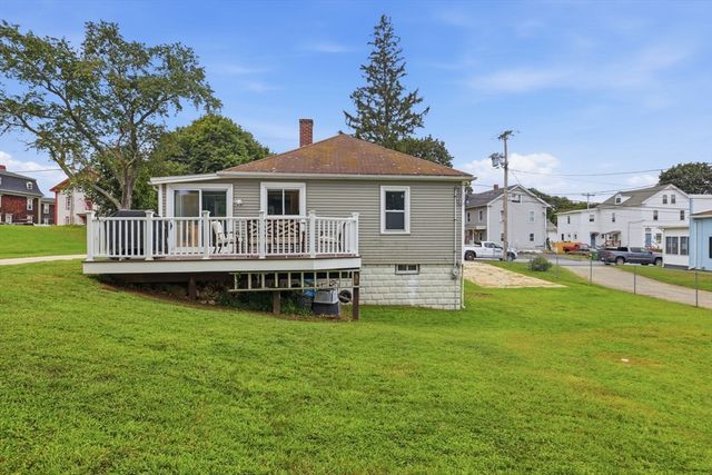 26 Central St, Brookfield, MA 01506