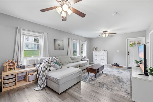 26 Central St, Brookfield, MA 01506