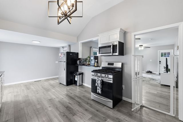 26 Central St, Brookfield, MA 01506
