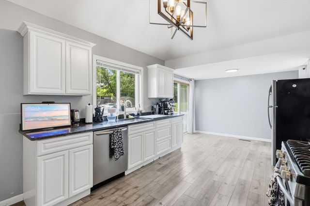 26 Central St, Brookfield, MA 01506
