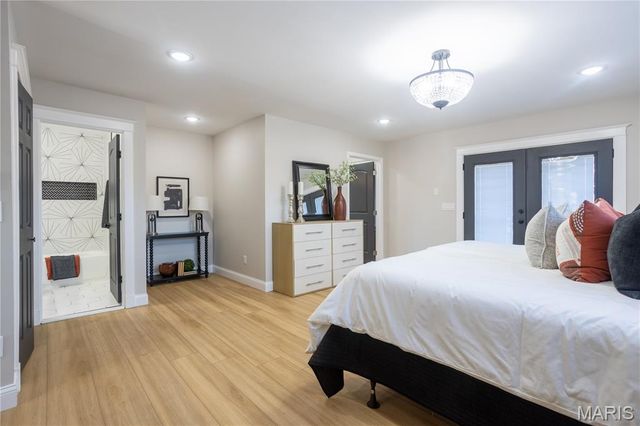 6715 Chamberlain Avenue, St Louis, MO 63130