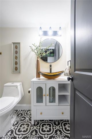 6715 Chamberlain Avenue, St Louis, MO 63130