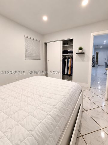 9860 SW 83rd St 1, Miami, FL 33173