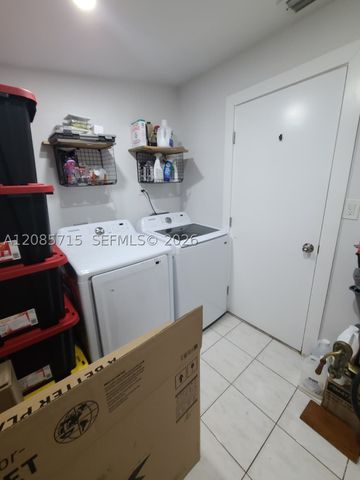 9860 SW 83rd St 1, Miami, FL 33173