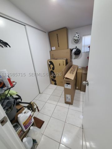 9860 SW 83rd St 1, Miami, FL 33173