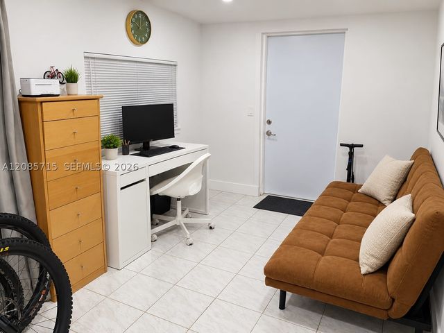 9860 SW 83rd St 1, Miami, FL 33173