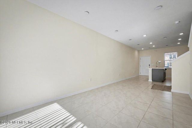 8212 LAROSE Road, Jacksonville, FL 32211