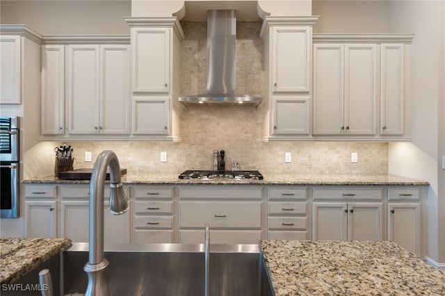 1609 Mockingbird DR, Naples, FL 34120