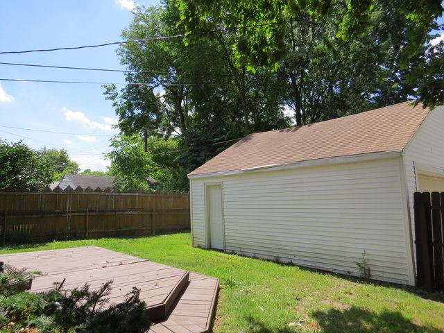 20204 Kenosha Street, Harper Woods, MI 48225