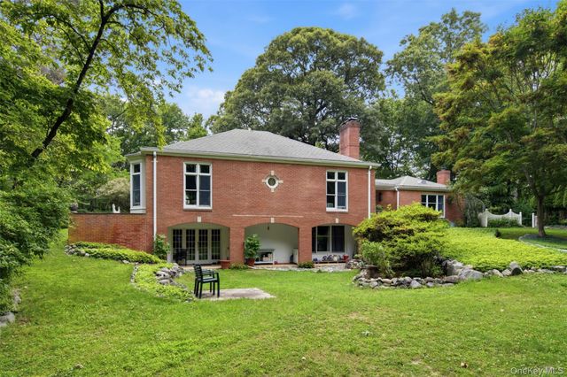 25 Forrest Drive, Lloyd Harbor, NY 11743