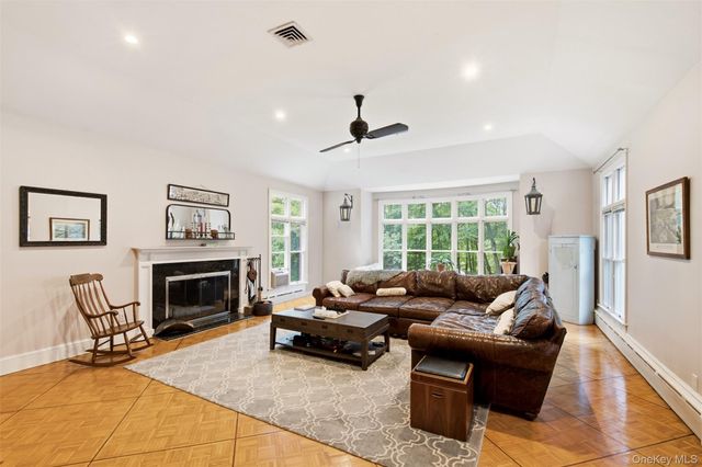 25 Forrest Drive, Lloyd Harbor, NY 11743
