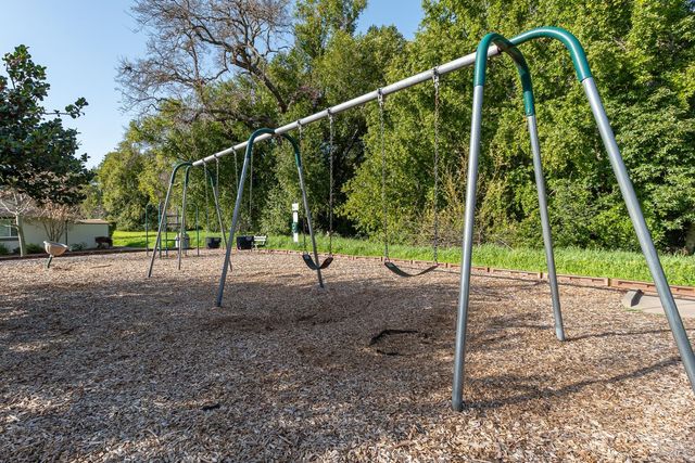 32-C Oliva Dr, Novato, CA 94947