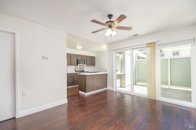 32-C Oliva Dr, Novato, CA 94947