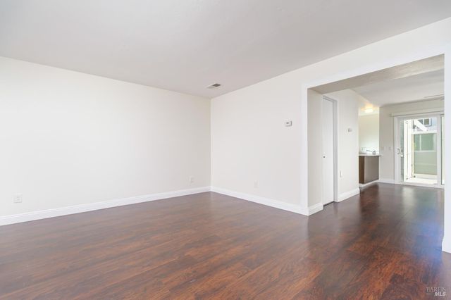 32-C Oliva Dr, Novato, CA 94947