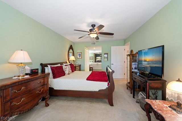 5825 Trailwinds DR 414, Fort Myers, FL 33907