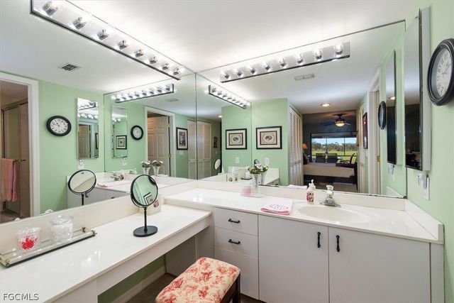 5825 Trailwinds DR 414, Fort Myers, FL 33907