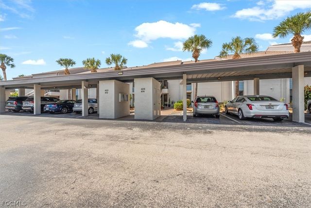 5825 Trailwinds DR 414, Fort Myers, FL 33907