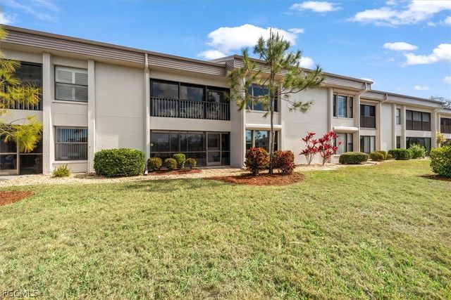 5825 Trailwinds DR 414, Fort Myers, FL 33907