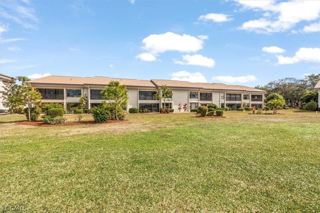 5825 Trailwinds DR 414, Fort Myers, FL 33907