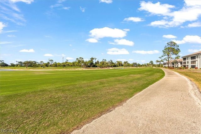 5825 Trailwinds DR 414, Fort Myers, FL 33907